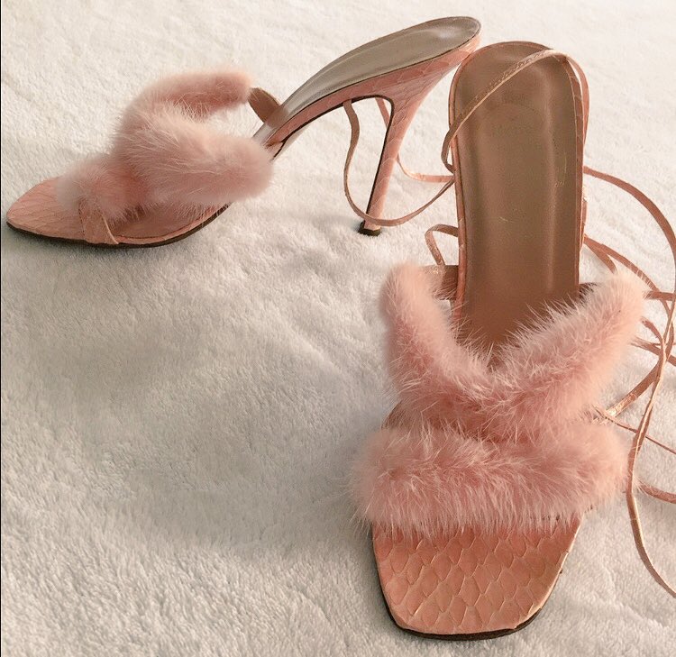 Manolos or caovillas