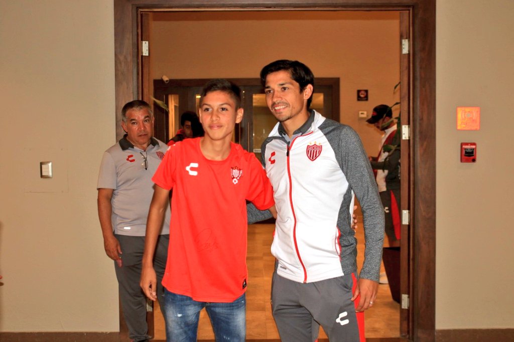 ClubNecaxa's tweet image. En el hotel de concentración recibimos la visita de la #EscuelaDeFutbolNecaxa filial Veracruz. 
#ConElRayoEnElCorazón ⚡