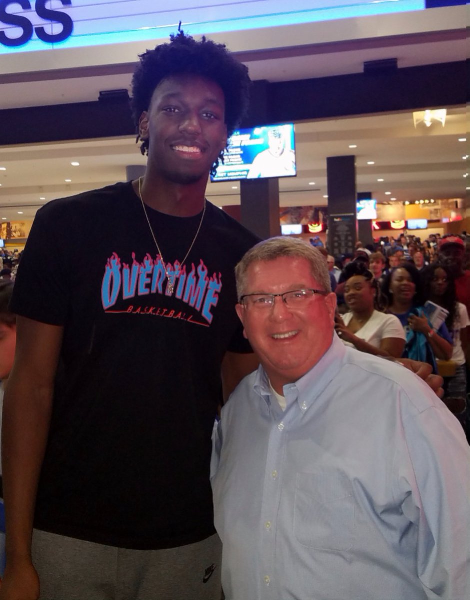 HaroldGraeter's tweet photo. .@BigTicket_JW James Wiseman @Memphis_MBB top recruiting target all smiles at #MemphisMadness. @Iam1Cent #reallytall https://t.co/kLzOXmD8gd