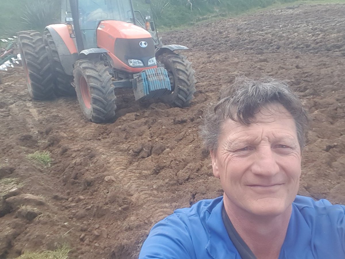 temaunga569's tweet photo. @Fonterra Outstanding in my feild https://t.co/D6hi3SC1A3