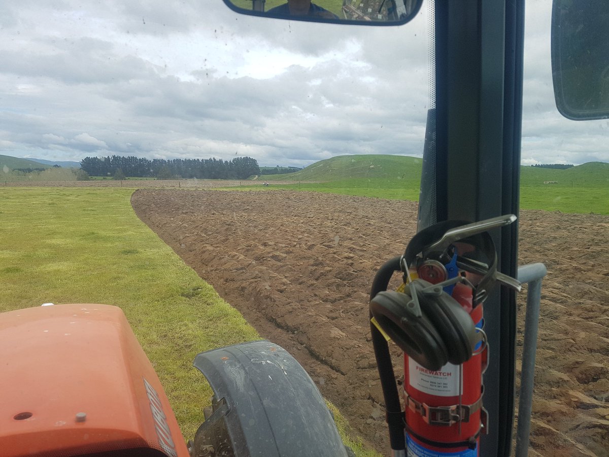 temaunga569's tweet photo. @Fonterra Outstanding in my feild https://t.co/D6hi3SC1A3