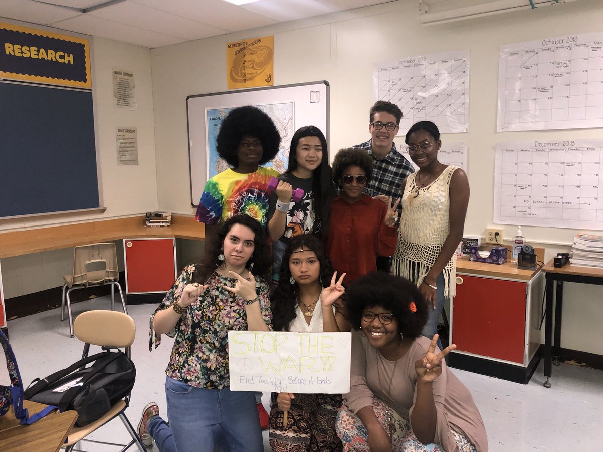 MeadeMoney19's tweet photo. CANT BEAT THE SEN19R CLASS SPIRIT😈‼️✨ https://t.co/M4waxfNfQb