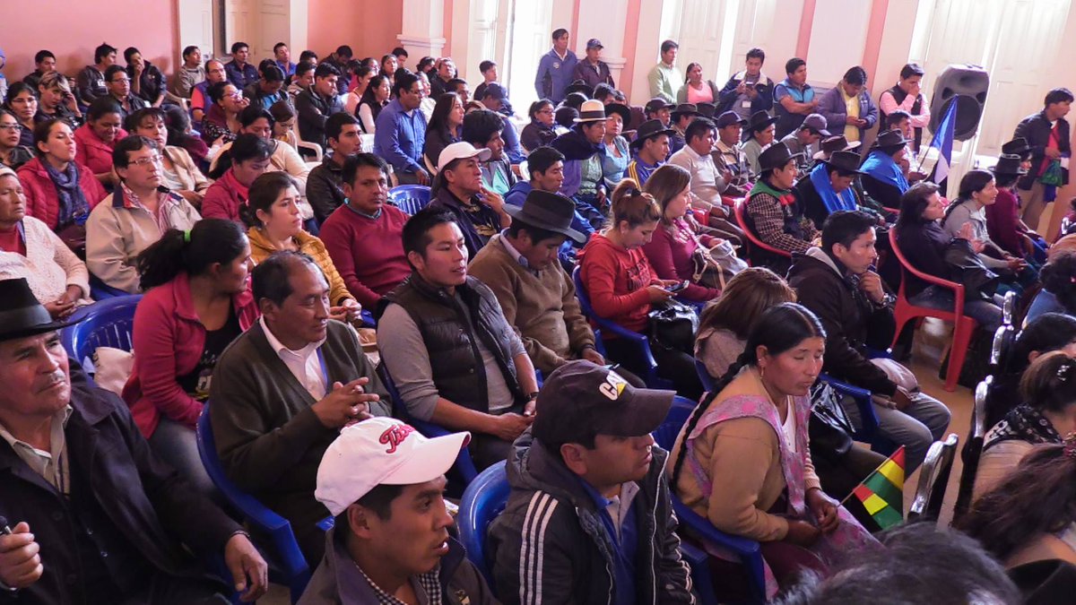 JDFATOS's tweet image. Hoy  acompañamos al hermano presidente Evo Morales, al Gobernador Esteban Urquizu a los Alcaldes de los 29 municipios, a las Organizaciones Sociales  en la entrega de Recursos Económicos del PROGRAMA MI AGUA. que beneficiara a las familias Chuquisaqueñas
GRACIAS PRESIDENTE  EVO.