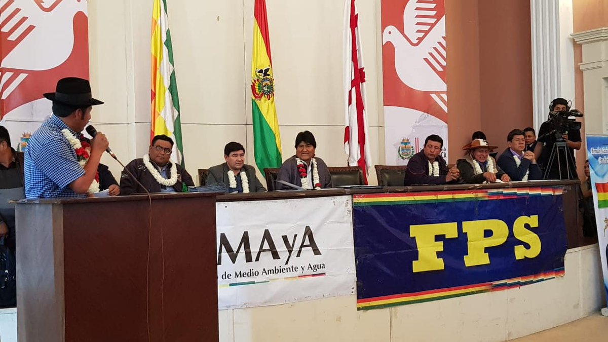 JDFATOS's tweet image. Hoy  acompañamos al hermano presidente Evo Morales, al Gobernador Esteban Urquizu a los Alcaldes de los 29 municipios, a las Organizaciones Sociales  en la entrega de Recursos Económicos del PROGRAMA MI AGUA. que beneficiara a las familias Chuquisaqueñas
GRACIAS PRESIDENTE  EVO.