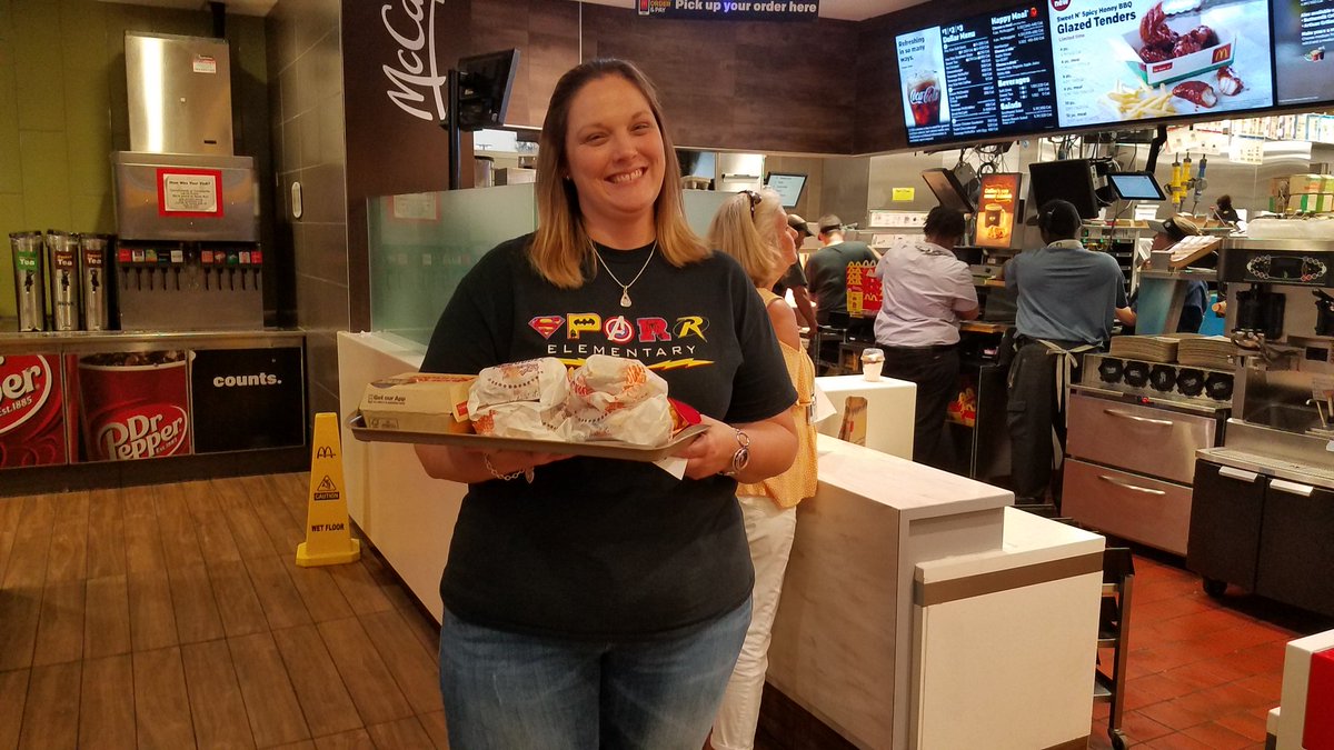 Super_Stallions's tweet photo. We had a great time at McTeacher Night! Thanks for your support! @drheidi2007 @KinardsConnect1 @Grantham_Greats @sparr_media https://t.co/yrjluoyG2w