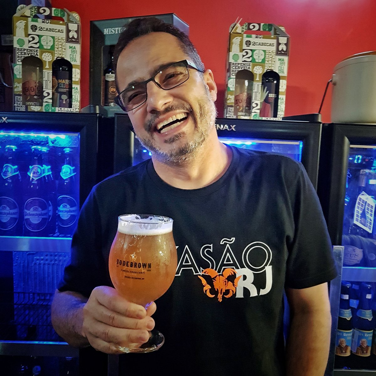 CascardoFelipe's tweet photo. Efeito da Bodebrown Perigosa Imperial IPA, brewed by @bodebrown do mestre Samuel @samuelbodebrown

#craftbeer #cervejaartesanal #bier #bodebrown #perigosa #ipa #ipabeer #samuelbodebrown #wellsbeer #photography #photographers #mobilephoto #perigosaipa https://t.co/dS05XpPOMG