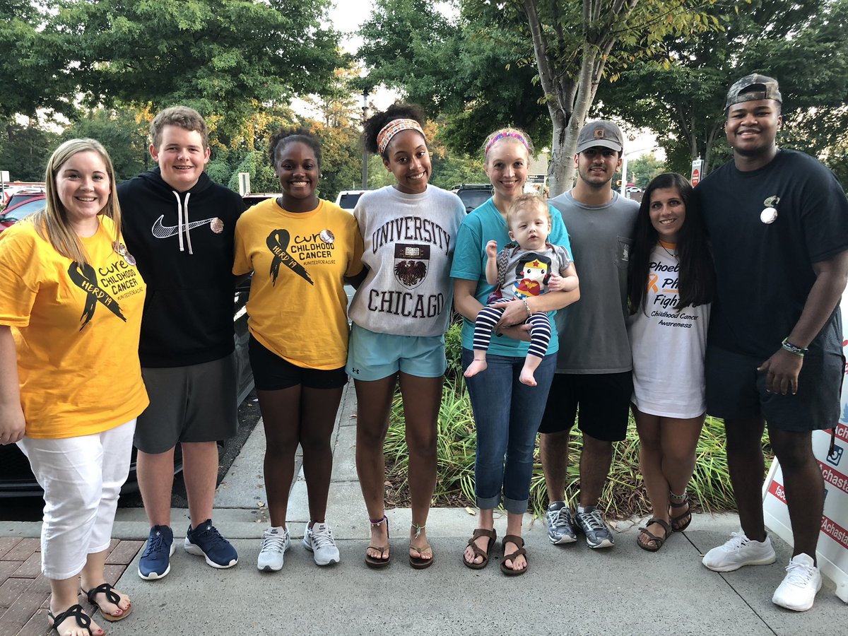 kellstudentgov's tweet photo. Thank you to everyone for the HUGE turnout to our spirit night for our superhero Phoebe! Also, thank you to @CFAChastain for hosting, because without them we wouldn’t have been able to do this!!! We’re all Team Phoebe 💛🎗#phabulousphoebe https://t.co/vOYJrpqysh