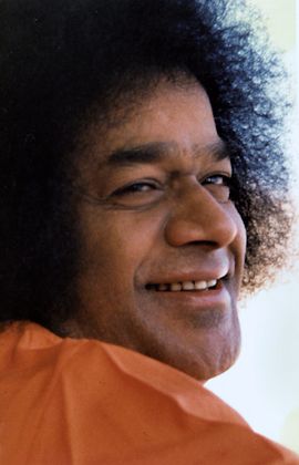 Radiosaih2h's tweet photo. When 3 blades of the electric fan revolve fast &amp; no blade is separately noticeable, they give cool comfort. So too when the qualities of Satwa, Rajas &amp; Tamas (purity, action &amp; inertia) are unrecognisably intertwined, then all that remains is pure happiness
https://t.co/ulKSYdvpAR https://t.co/jFte9weNub