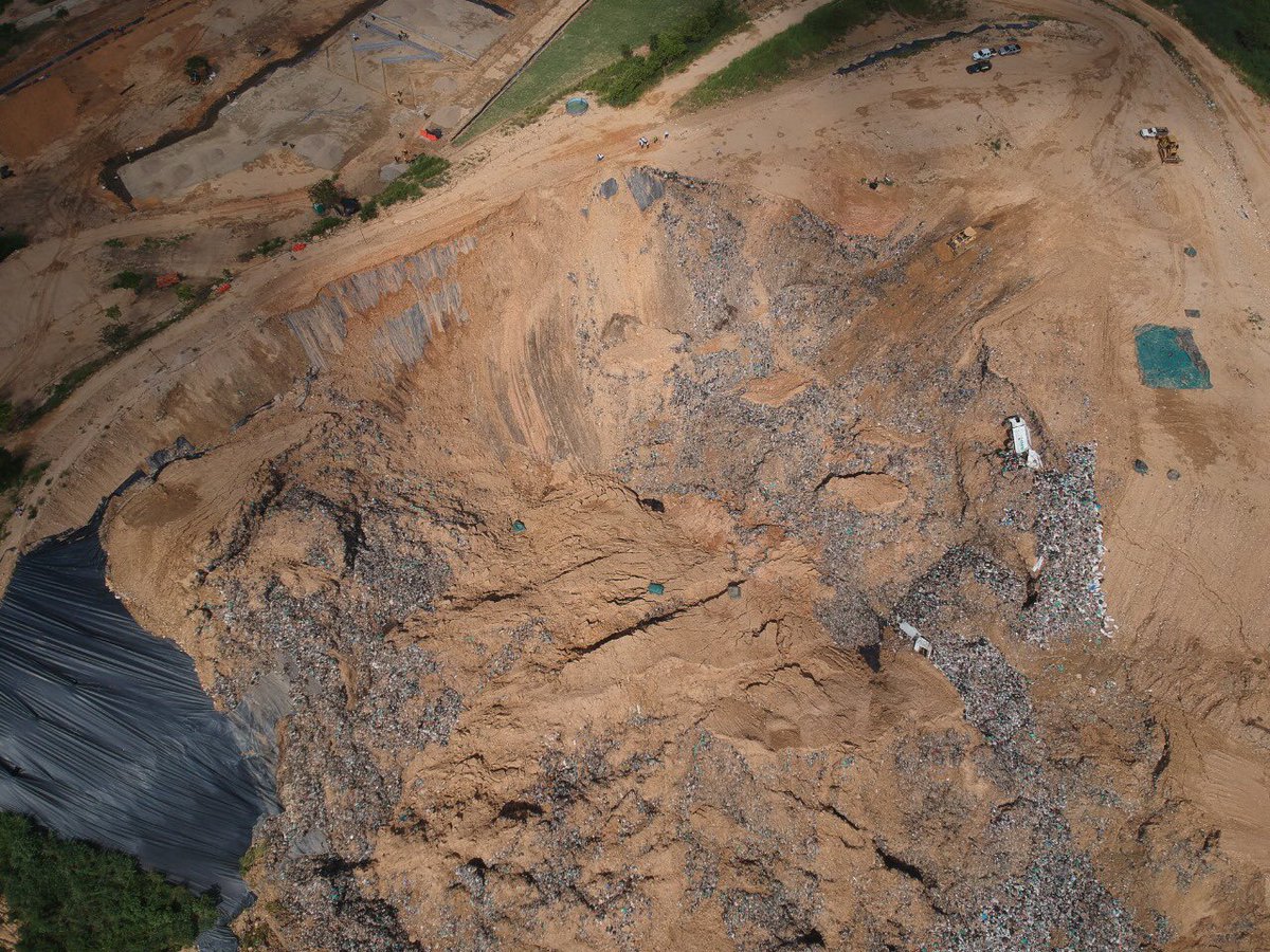 ANLA_Col's tweet photo. La @ANLA_Col en recorrido al #Carrasco no evidenció gran impacto por olores, tampoco se evidenciaron vectores como la mosca, o gallinazos y la empresa está trabajando para restablecer la estabilidad de una parte de la celda y que el servicio pueda continuar sin problema. https://t.co/uDL1nOLWbc