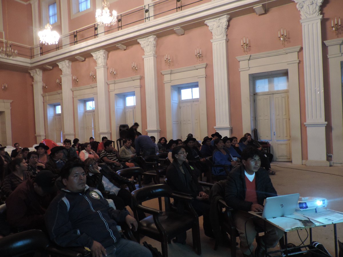 JDFATOS's tweet image. Hoy se llevo la reunión del Gabinete Ampliado con el Gobernador ESTEBAN URQUIZU, el Alcalde IVAN ARCIENEGA,el Ministro CESAR NAVARRO, la dirección política del MAS-IPSP y  las Organizaciones Sociales. se planifico la MARCHA POR LA RECUPERACIÓN DE LA DEMOCRACIA para  10 DE OCTUBRE