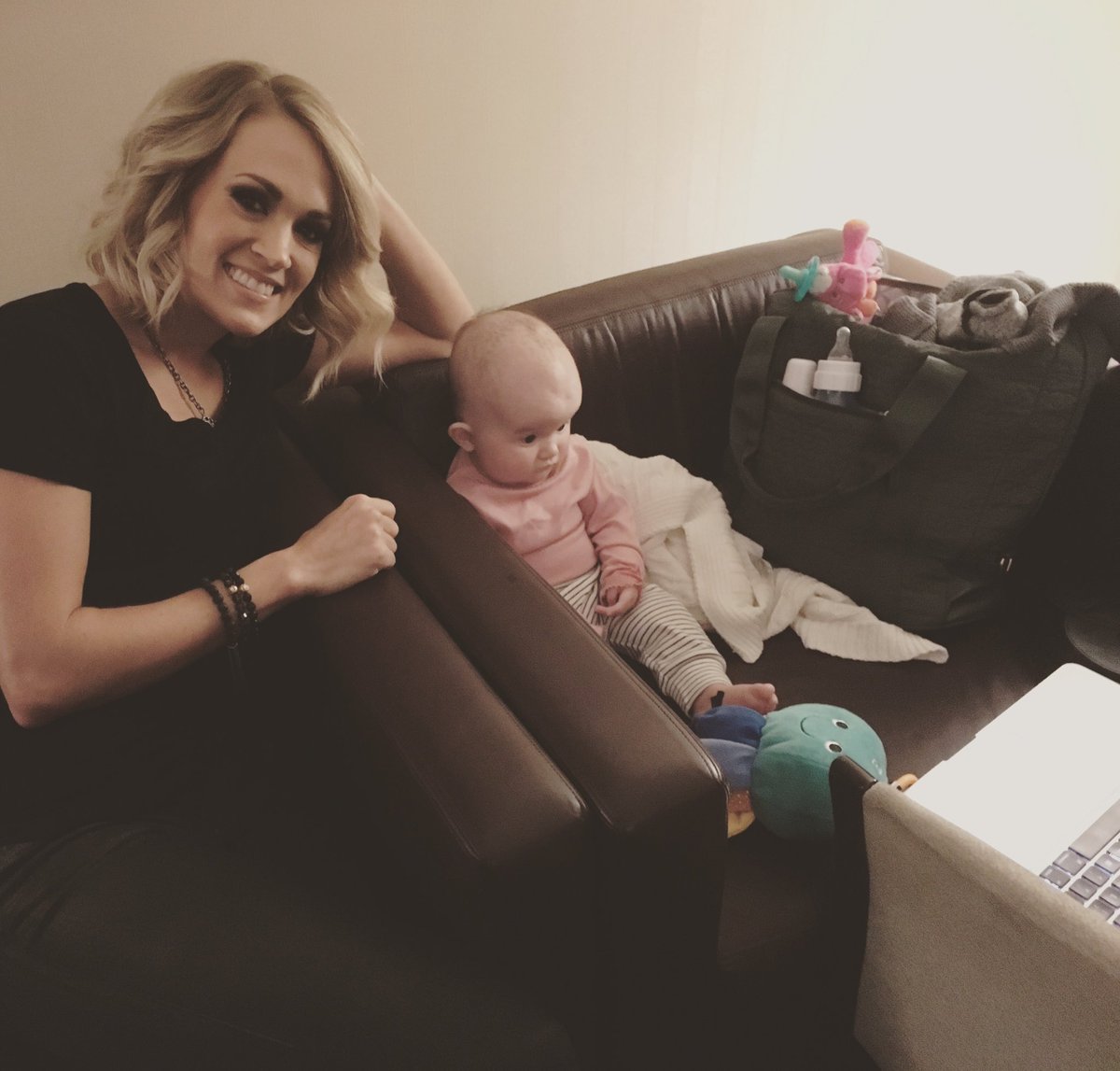 Retweet count! Midnight (pst) tonight is the deadline people. Once again, baby Leona is watching those votes for @CarrieUnderwood favorite female artist Country. VoteAmas.com