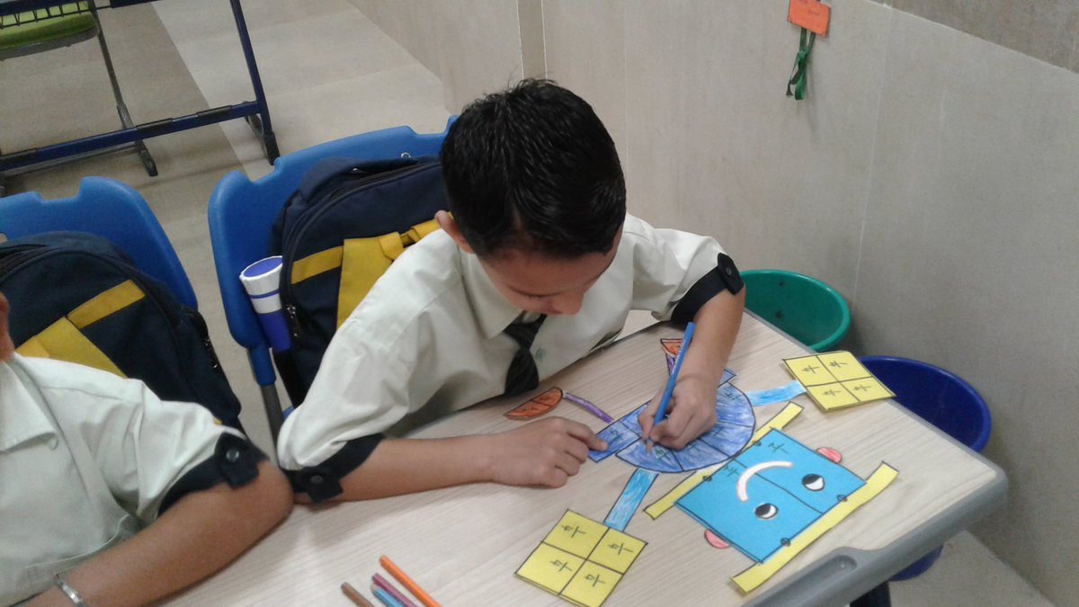 ReemaKarwal1's tweet photo. #fun#activity#fractions#shapes
#robot#grade2 @pwskaushambi @preeti_kwatra @SikkaTamanna @sapna_sukul @TanujaS26326242 https://t.co/I0oijC8nB4