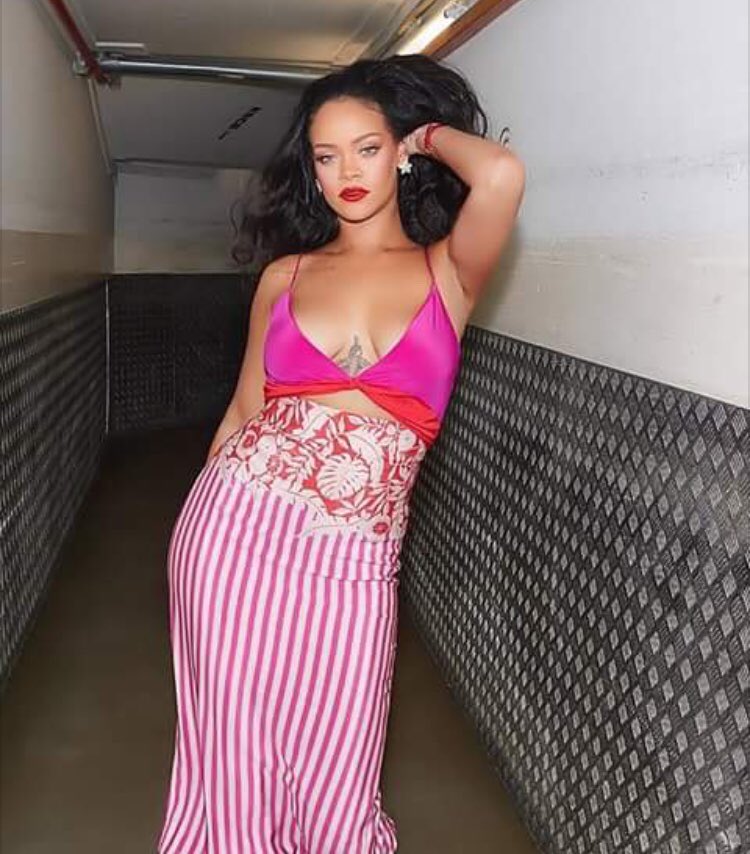fenty_robyan's tweet photo. https://t.co/DffRFKPUSL