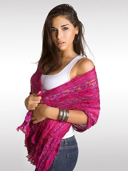 GreenSewn's tweet photo. Fuschia &amp; Flowers Vintage Silk Sari Wrap 
Luxurious and planet friendly, the perfect green gift for every season.
https://t.co/4yPPC4SGlj https://t.co/EPwinTNX2U