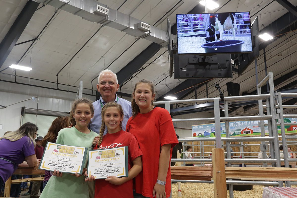 GeorgiaGrown's tweet photo. Our very first calves were born in the Georgia Grown Baby Barn at the Georgia National Fair just a few minutes ago! They were two female TWINS that were named Cotton and Candy by the crowd!
#GeorgiaGrown #BabyBarn #GGatthefair #GNF2018 #somethingforeveryone #GNFAPride https://t.co/gcPCesu1ML