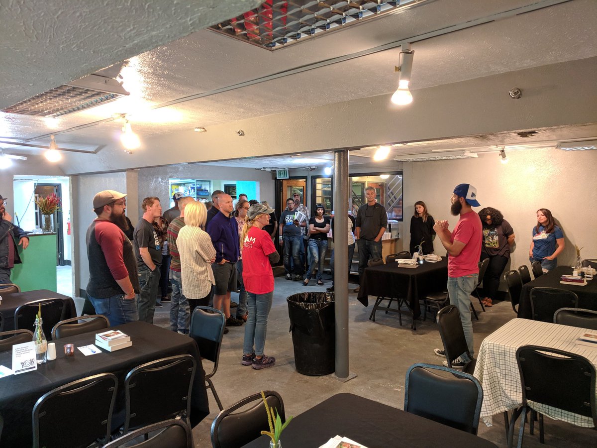 SummitChurchCO's tweet photo. Q: What rocks the 🏠 on a Thursday night?
A: The @SummitChurchCO #DreamTeam at Community Dinner #281! @UODenver303 #SmallGroups https://t.co/L4geQxejvD