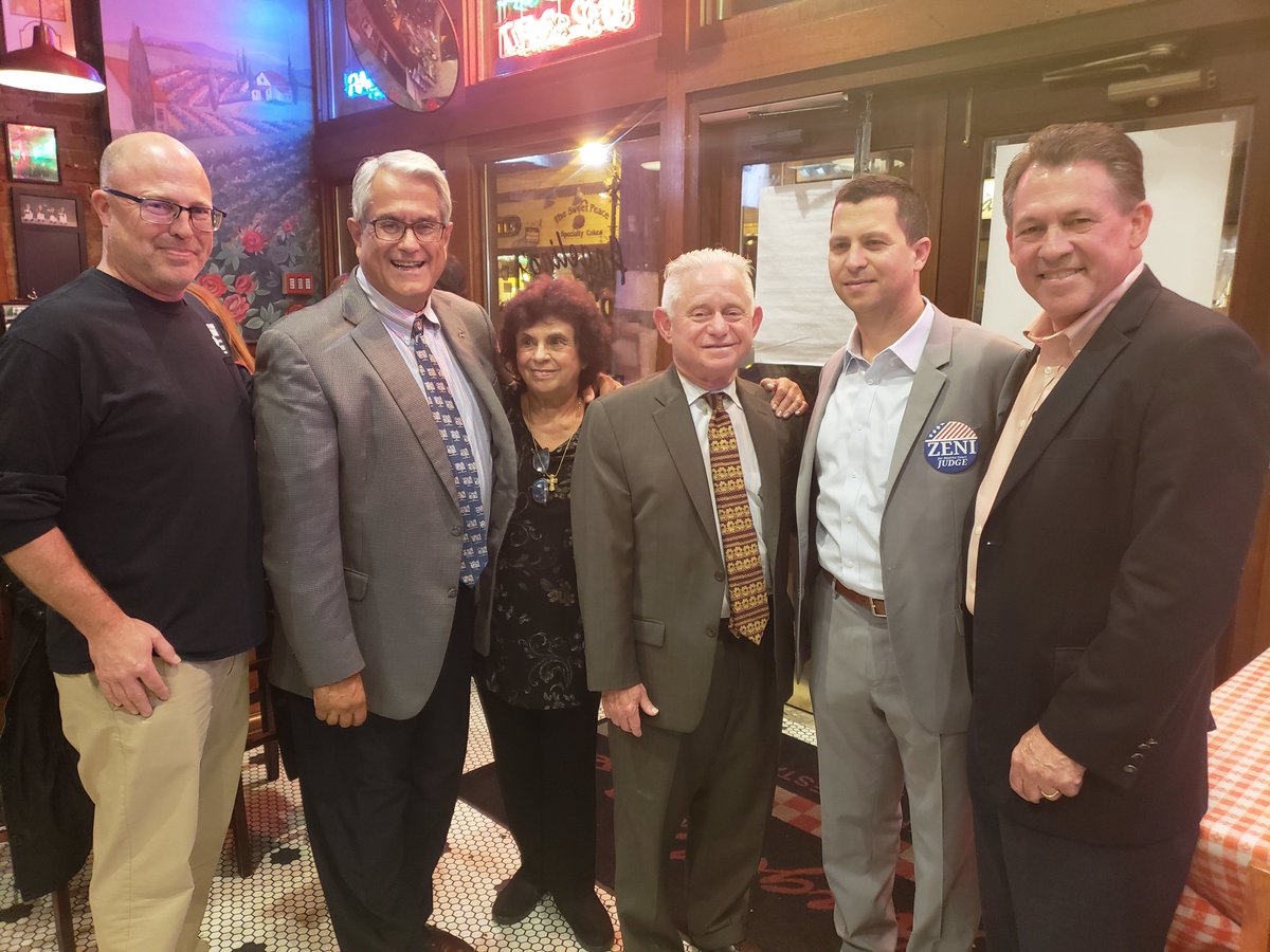 AnthonyJSantino's tweet photo. Neighbors in @HempsteadTown who raise funds to #FightAutism help #LightItUpBlue in support of #autismawareness. Thanks to Ann DeMichael, Republican Leader of #Woodmere, for doing just that as a guest bartender tonight at Angelina's in #Lynbrook. https://t.co/79Iny8KDMo