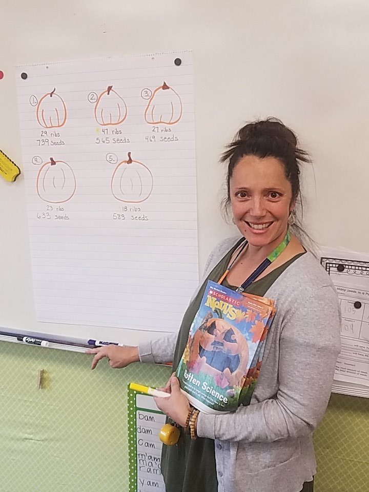 johnealp's tweet image. 2nd grade carved pumpkins, counted seeds into 100s &amp;amp; 10s, investigated the relationship between ribs and seeds, and integrated with library and reading to see if pumpkin seeds can grow in a pumpkin if you add dirt and water. Wow! #asdeveryone #npdl @sagethunderhawk