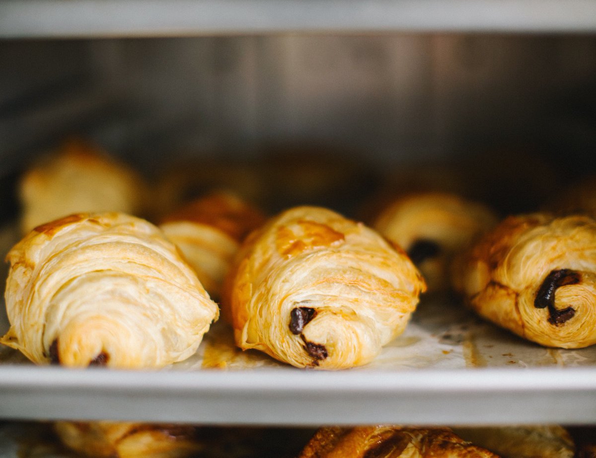 We hope you’ll choose to have your Friday breakfast with us 😋 #painauchocolat
