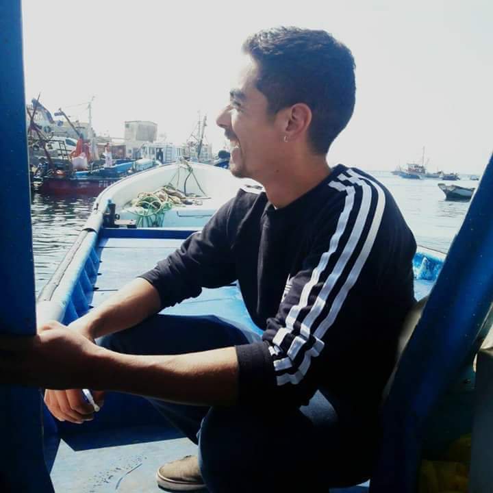 PiensaPrensa's tweet photo. ENCUENTRAN CUERPO SIN VIDA DE DIRIGENTE DE PESCADORES DE #Quintero
 El cuerpo de Alejandro Castro, conocido como "El Mecha" se encontraba con claros signos de haber sido golpeado y colgado con su propia mochila.

Ampliaremos. https://t.co/FbvYazDZM9