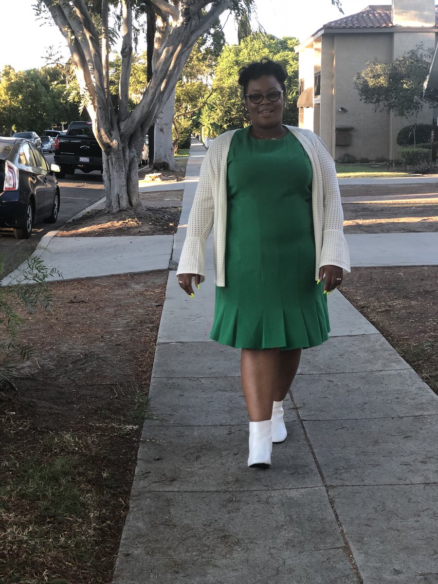 BHope76360723's tweet photo. My cute @lanebryant dress & off white sweater & white boots I almost felt like I was part of the drill team #PlusFab #plussizemodels #boots #biggirlsettings https://t.co/09U1C5xwSr