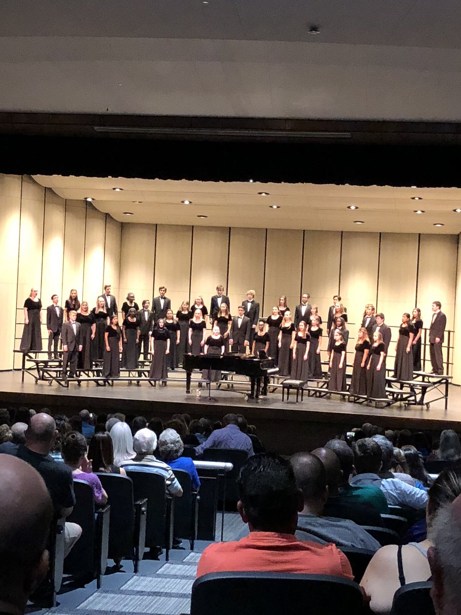 Baker_READ's tweet photo. Not only did I get to listen to an AMAZING performance by @Cain_Choir but I got to see two of my favorite @DoerreKISD peeps, @kess_mac and @Doerre_Choir ❤️❤️#Anchored2Cain #warriorspirit #thesekidsaretherealdeal #seriouslyamazing https://t.co/nFDEtrNSjs
