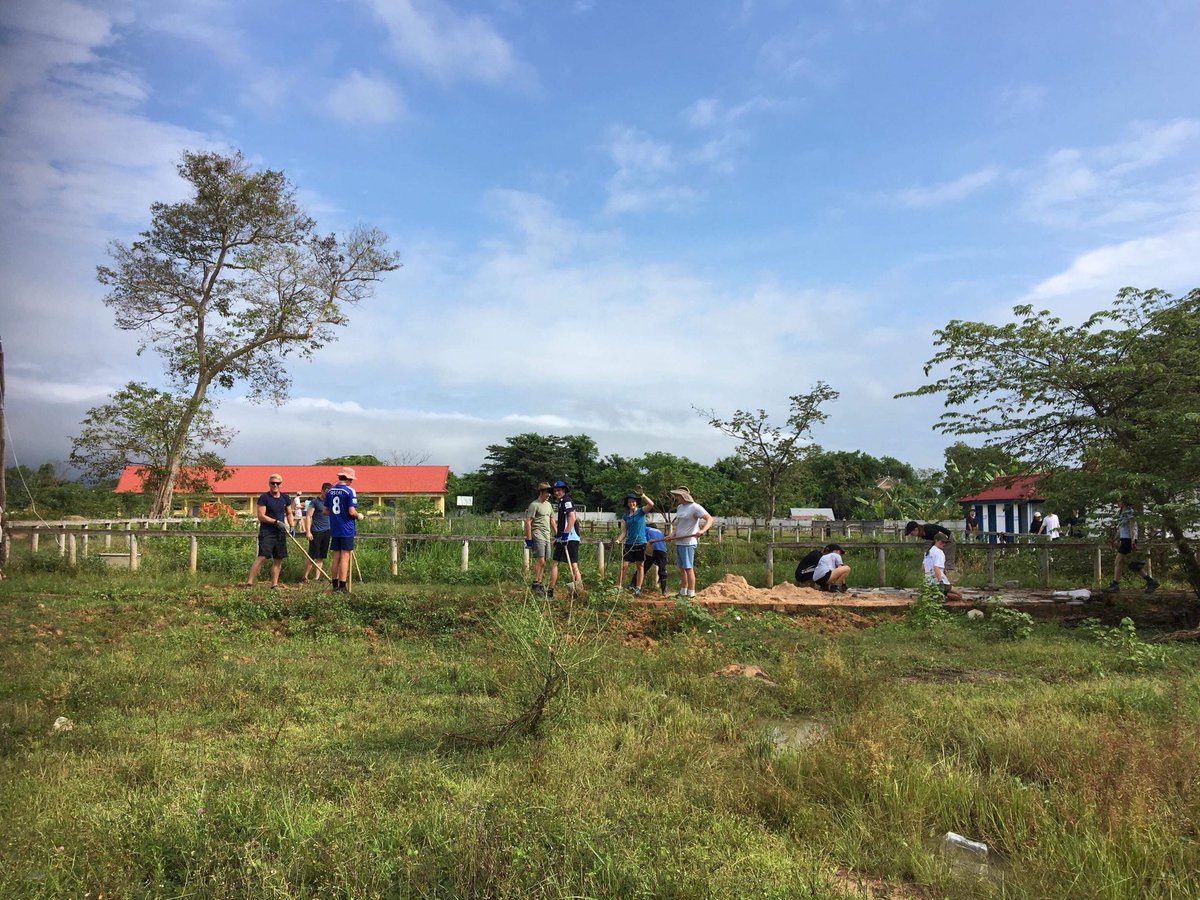 CampCambodia's tweet photo. Kids #teamindree joins with #CampCambodia team to improve the local school in Beng Mealea, with confidence for local education improvement @CampsInt @campsintaus https://t.co/PFGNHNpWNA