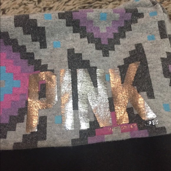 OxAmOsxO's tweet photo. So good I had to share! Check out all the items I'm loving on @Poshmarkapp #poshmark #fashion #style #shopmycloset #pinkvictoriassecret #activeusa #victoriassecret: https://t.co/6OOQ6GhPvg https://t.co/HF3Y3hA0J3