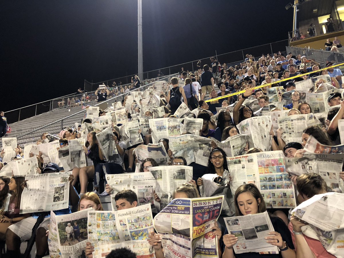 Covingtoncrazie's tweet photo. Itβs halftime at the rival game! https://t.co/Tbu5SS4nJB
