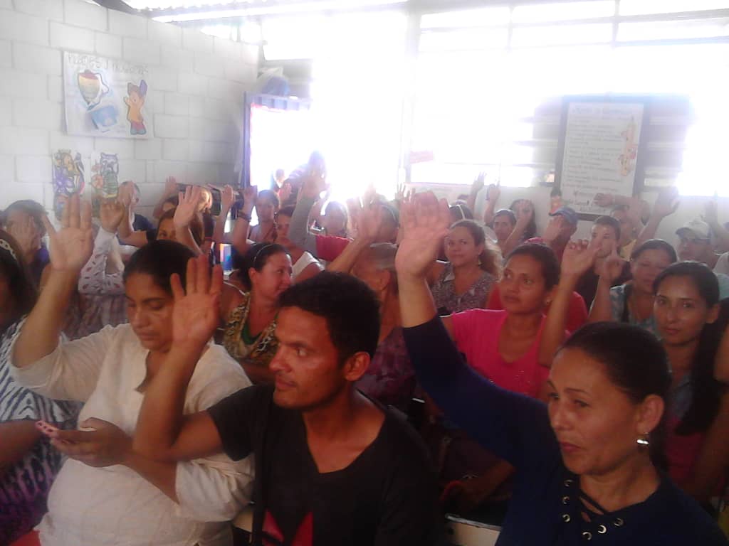 ueiqfiqueros's tweet photo. UEN IMELDA VERA ASAMBLEA ESCOLAR RELIGITIMACION CONSEJO EDUCATIVO. MBF.COLECTIVO ACEC @.clifpdjunin2018 @.psuvaristobulo @MPPEDUCACION https://t.co/pU5xvWuqmr