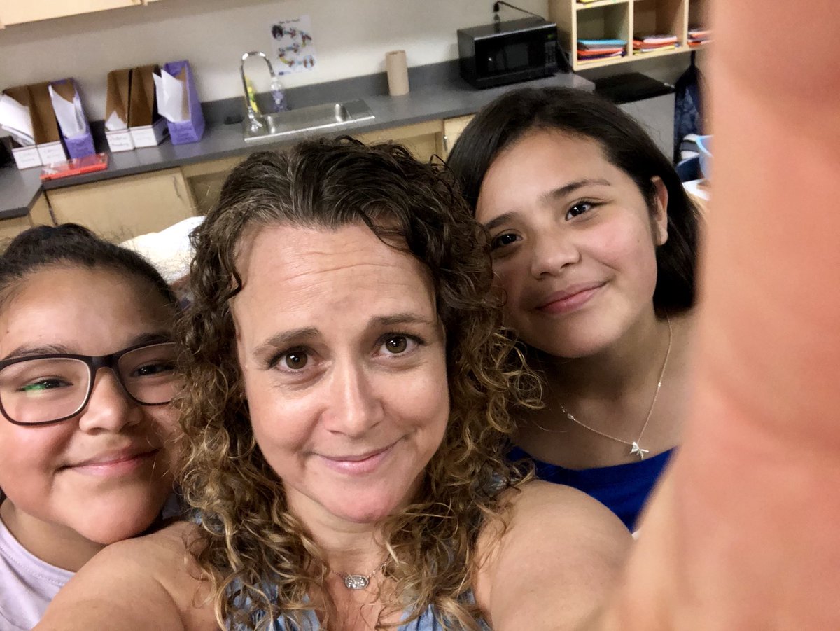 ImpocoJulie's tweet photo. Selfie with awesome students during our brain break! #ThompsonIsExcellece #room807 https://t.co/qV24mFYfiA
