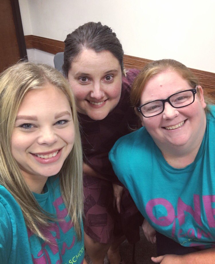 HoingRachel's tweet photo. Great learning at the fall @swmo_literacy meeting! We even got to hear from this sweet peach! @jodesgrable ❤️🤷🏼‍♀️ #smlachat #shareliteracy https://t.co/FFXNcVB5rS