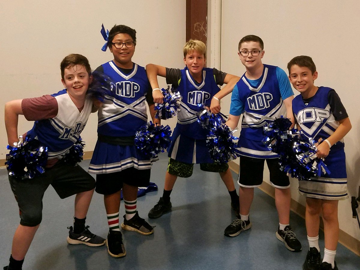 MTCRegional's tweet photo. MTC students participated in the @MDPParish CYO tradition of the Powderpuff Game. A fun night of football for the 7th and 8th grade students! #MTCproud #MDPCYO #powderpuff https://t.co/M5OyECHbBQ