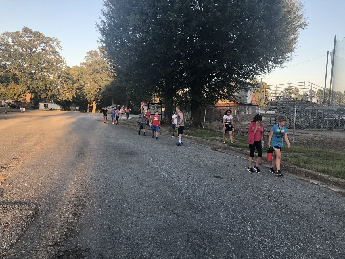 LindaBKroger's tweet photo. @GMSfalcon Cross Country teams have practiced hard & had fun over Fall Break! After todayโs mock meet, we walked to @GrahamCinema and watched ๐man & ๐! #run #middleschoolxc #team #runhardsnackhard https://t.co/es2OrRwuTZ