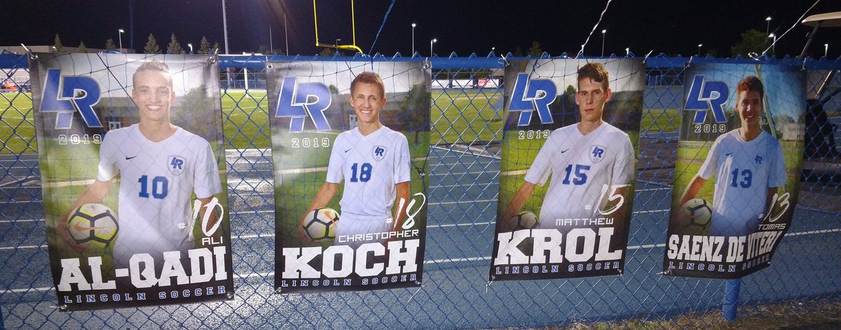 SplitterNation's tweet photo. Splitters cruise on Senior Night... With a 6-2 win over the Ypsilanti Grizzlies!!! https://t.co/esuyILfina