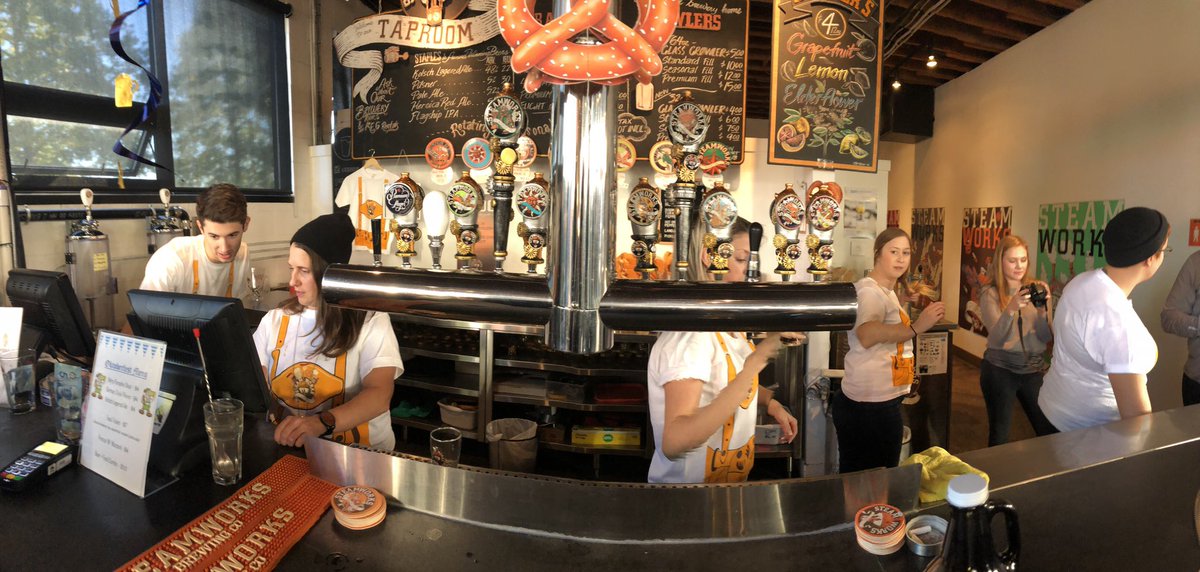 HHHuntersLive's tweet photo. Oktoberfest @steamworksbeer in Burnaby https://t.co/0h6MYYnXBb