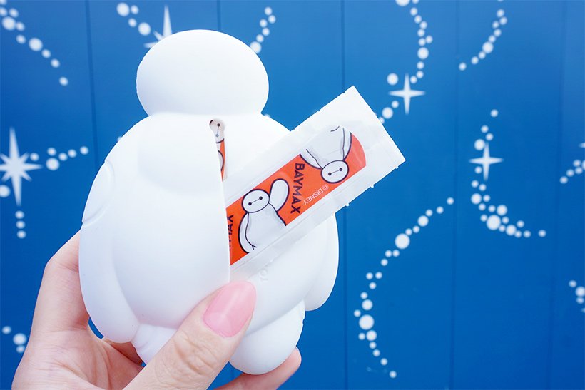 東京ディズニーリゾートpr 公式 على تويتر ぜひ 触ってみてください ふにふにのベイマックスのケースに ばんそうこうを入れて持ち運ぼう ばんそうこうセットは 見ているだけで元気になりそうなデザイン 一緒につれていけば ちょっとしたケガにも安心です 東京ディズニーリゾートpr 公式 على تويتر ぜひ 触ってみてください ふにふにのベイマックスのケースに ばんそうこうを入れて持ち運ぼう ばんそうこうセットは 見ているだけで元気になりそうなデザイン 一緒につれていけば ちょっとしたケガにも安心です