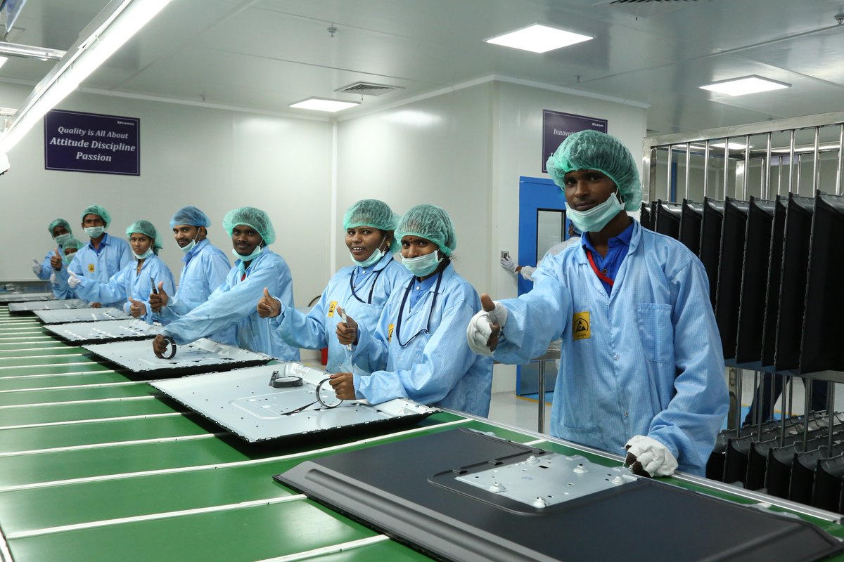 XiaomiIndia's tweet image. Few facts about the new #MiTV factory: 
* Total campus area = 32 acres
* Employees = 850+ people
* Production capacity = 100,000 Mi Smart TVs per month by Q1 2019
* We will start producing Mi Smart TV 32 &amp;amp; 43 for now and will evaluate other models next year. #DesignForIndia