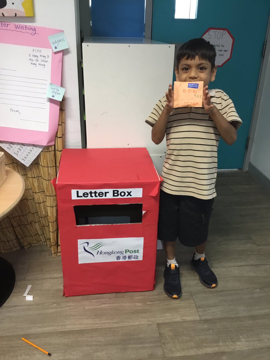 2PS_RCHK's tweet photo. @2PS2018 Hub Choice Time exploration!! Recycling old parts and creating something new, posting handwritten letters, painting with fingers and making books😄 https://t.co/O236w1FmUN