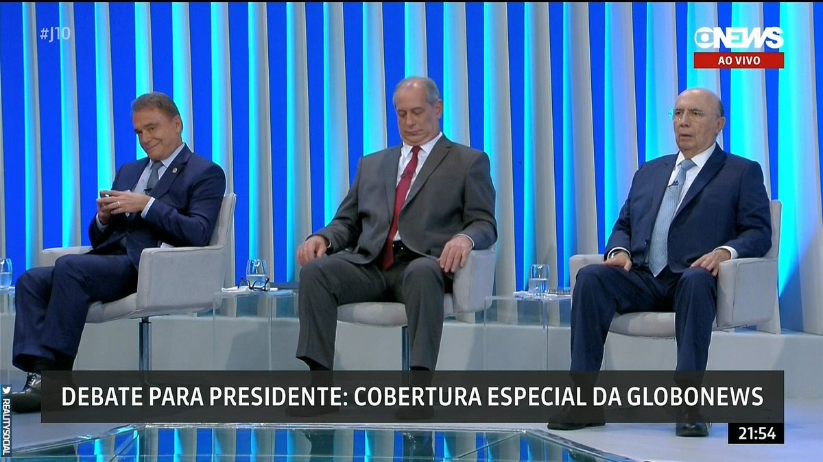 the_wboy's tweet photo. Essa foto é mto final de role...

Alvaro dias avistou a morena do outro lado da pista
Ciro ta dormindo de cansado
H. Meirelles bateu a droga https://t.co/rCKsM5FNDY