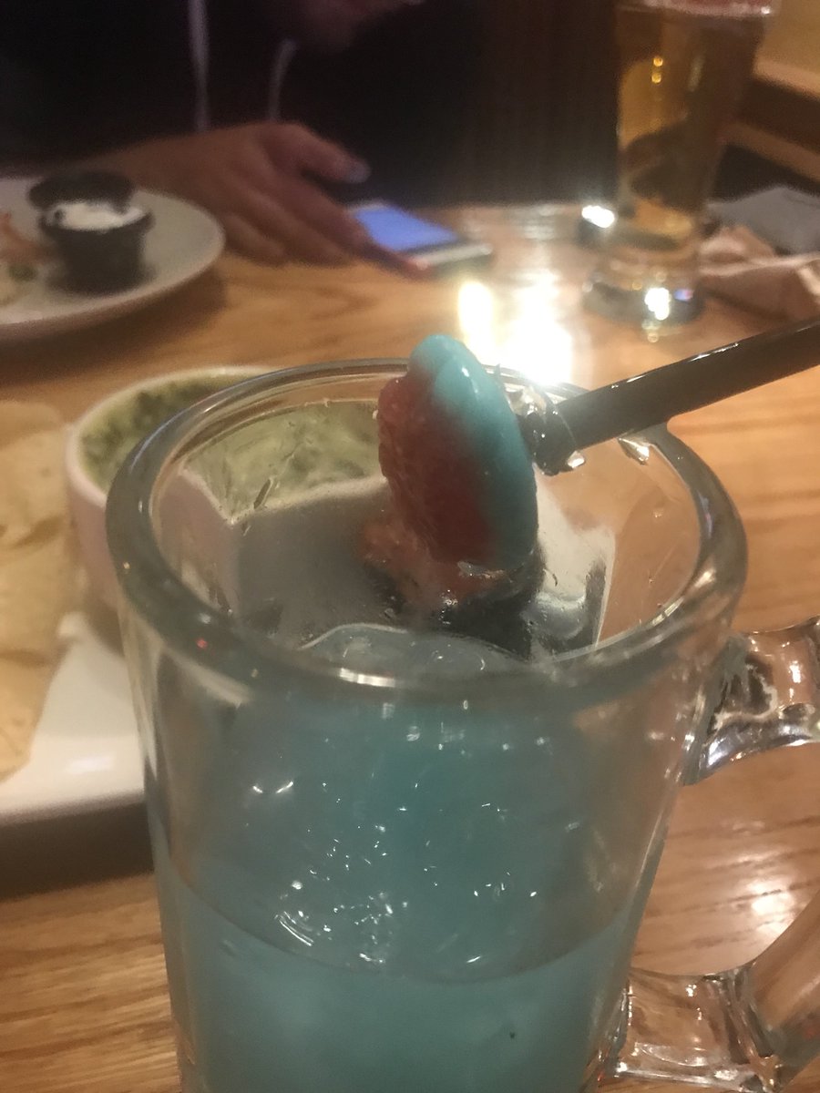 abbieeekay's tweet photo. look @wwwbigbaldhead . I’m good at stabbing brains too. We would make the perfect power couple! @Applebees https://t.co/PeSIYThnZ7