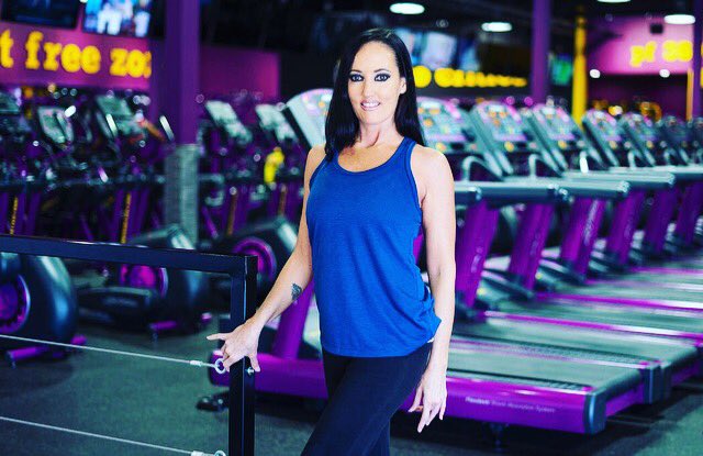 Scarlett_1969's tweet photo. Look who made the local paper today 10/4/18! Ty to @toddprincetv @reviewjournal Fantastic reporting, photos and article! @PlanetFitness @KangHipandKnee #LasVegas #doublehipreplacement #hipreplacement #dancer #showgirl #reviewjournal #planetfitness #grateful https://t.co/Qc2UYweEN7