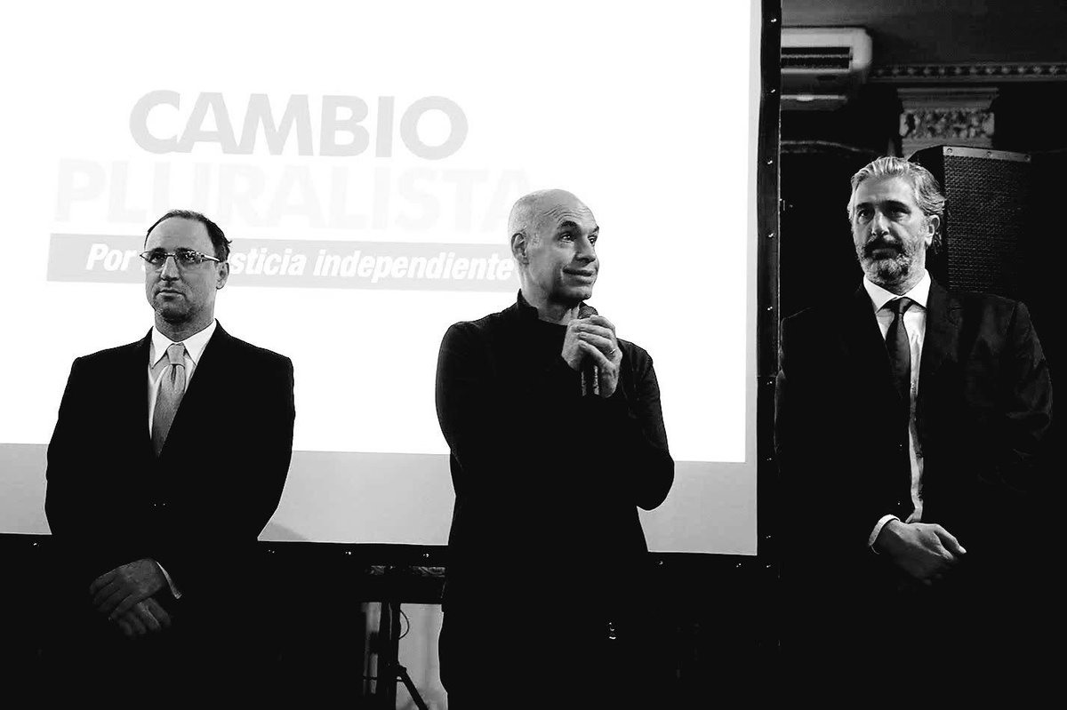 SilBia05's tweet photo. Cierre de campaña #Lista8 #CAMBIOPLURALISTA

 @horaciorlarreta apoya y convoca a votar a nuestros candidatos @mas_velez y @dsmarias  para #EleccionesConsejoNación

 #YoVotoCambioPluralista 

#9deOctubre Súmate y vota @CPluralista al @cmagistratura https://t.co/0r8pWxSCLJ