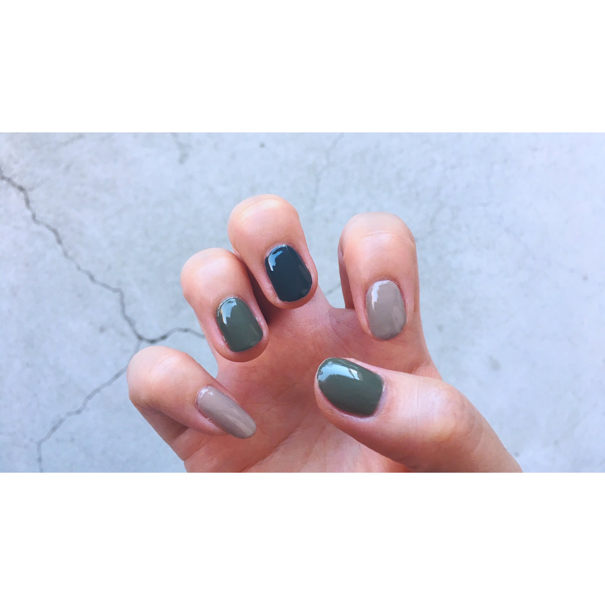 おやすみ毛布 セルフネイル グリーン カーキ ベージュ Nail Holic Gr704 Gr703 Be314 セルフネイル 秋ネイル 単色ネイル イエベ秋 セカンド夏 疑惑 Zzzネイル