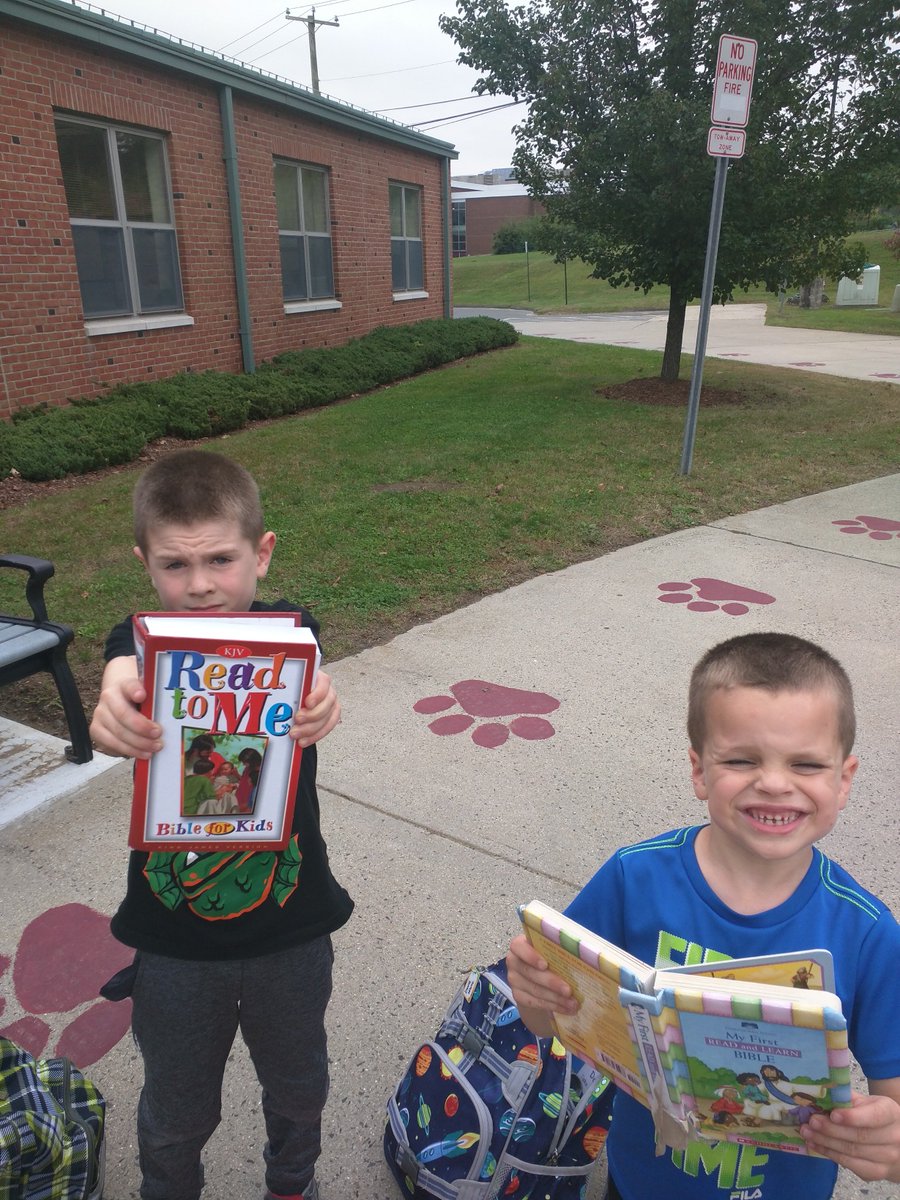 JonAWhite's tweet photo. Coming home after #bringyourbible https://t.co/QWdTaVDG53