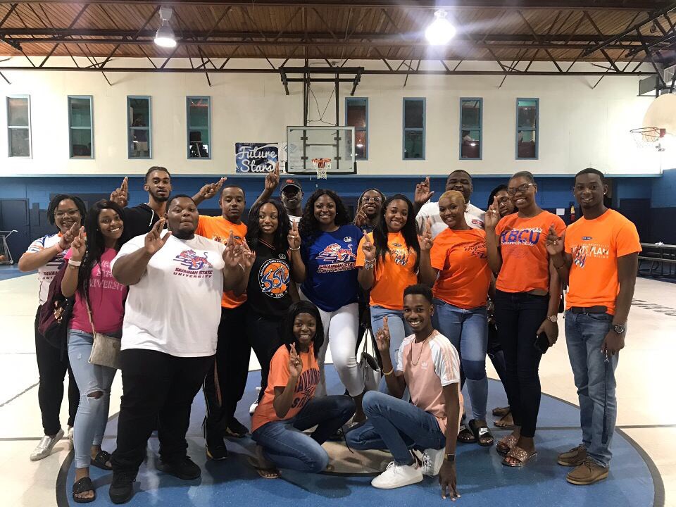 SSURHA_'s tweet photo. Our visit at the Frank Callen Boys and Girls Club today!!!! #Welovedakids #communityserviceweek #ssu #ssu18 #ssu19 #ssu20 #ssu21 #ssu22 https://t.co/mKwFeYLxYl