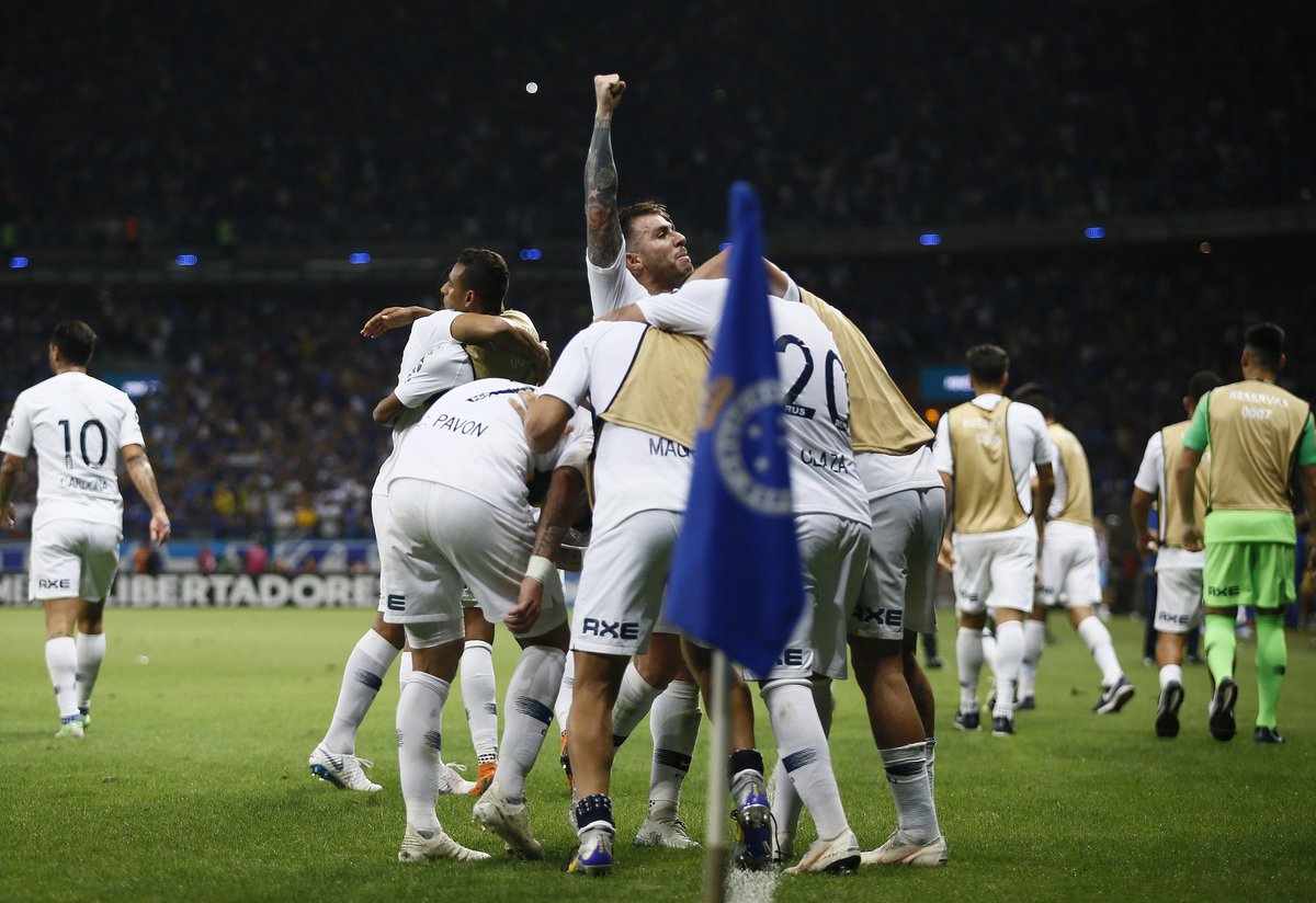 BocaJrsOficial's tweet photo. ¡Todos juntos! 
¡Unidos por un mismo sueño!  

#VamosBoca 👊 https://t.co/gbj4pWy3dl