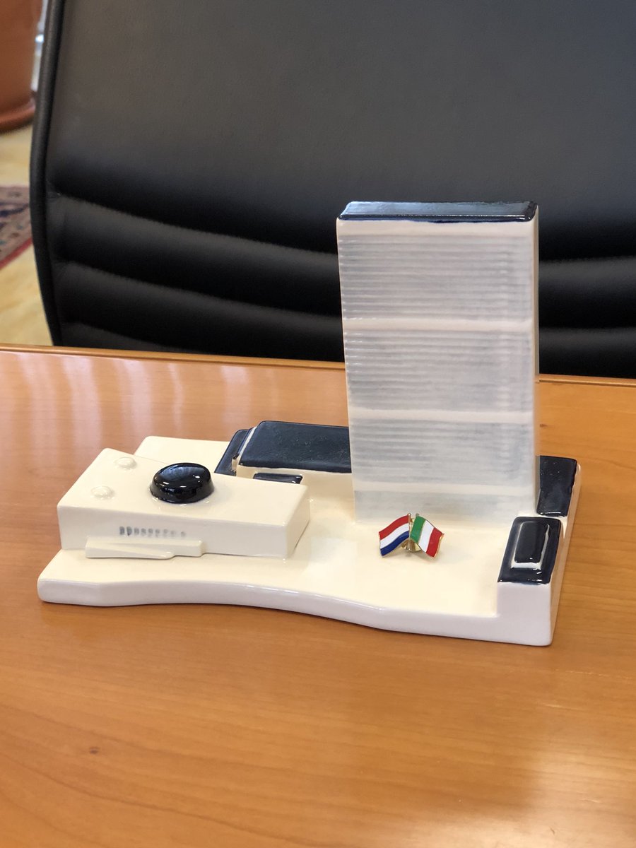 InigoLND's tweet photo. @ItalyUN_NY @NLatUN On my desk in Rome remembering the #SplitTerm 🇮🇹 🇳🇱 in #UNSC @ItalyUN_NY @NLatUN @KvanOosterom @LiseGvH @sebastianocardi https://t.co/quKxsdGrFY