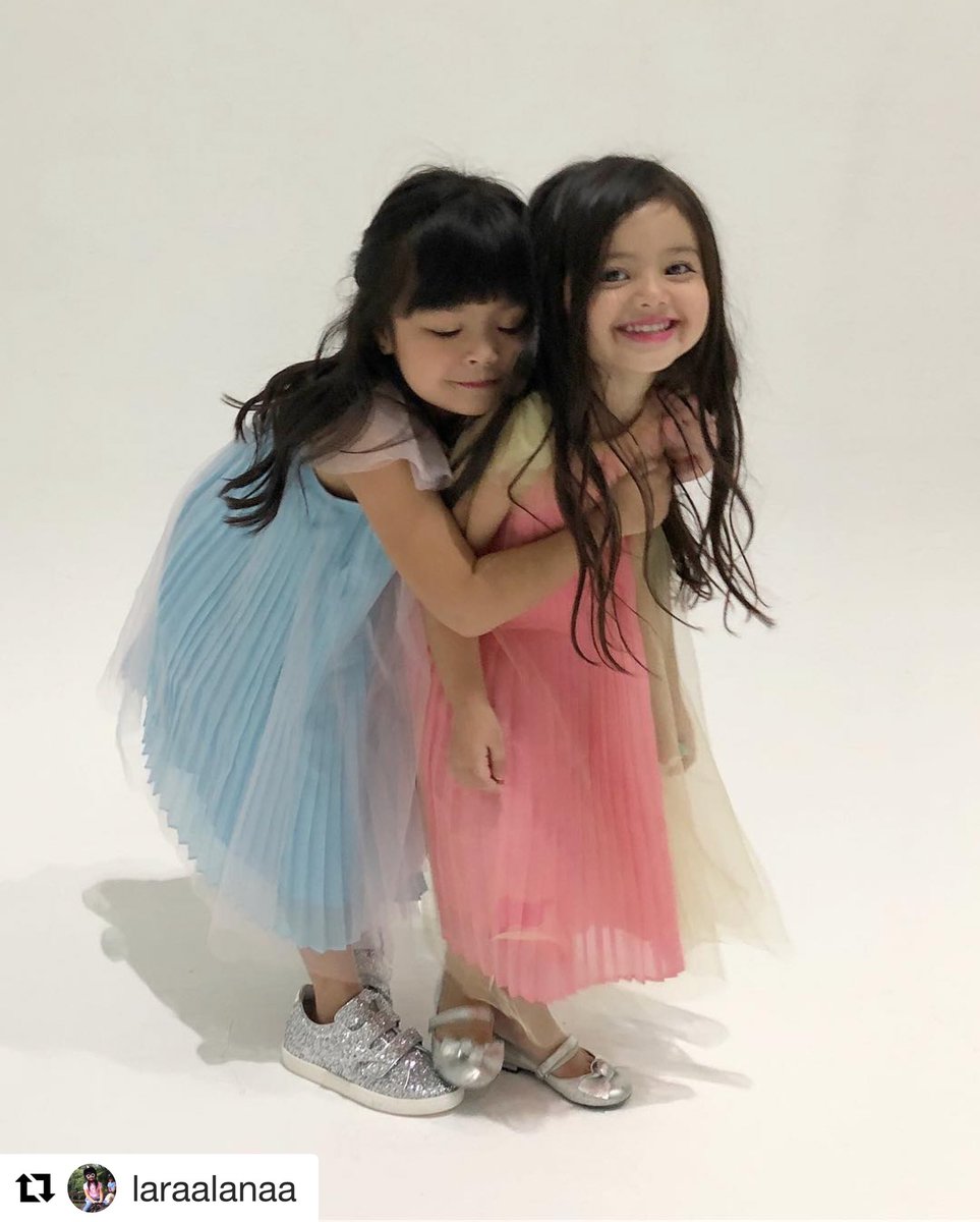 MyMeleTOP's tweet photo. Amboi dah jadi best friend forever dah ni! Comel je 😍 Gambar last tu macam nak peluk diri sendiri je @laraalanaaa hahaha 🤣 #MeleTOP
.
Repost @laraalanaaa https://t.co/6NjEJmTw9k