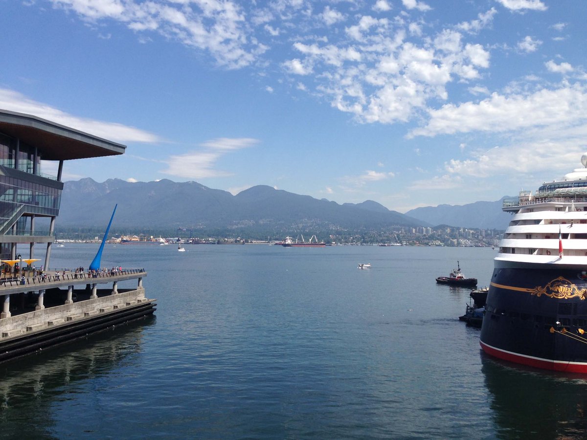 SportfisioSwiss's tweet photo. @spc2019 @BJSM_BMJ @karenlitzyNYC @DrChrisBarton @KThorborg @JOSPT @IntFSPT πͺ letβs go @spc2019 π remembering Vancouver β½οΈπββοΈπ 2015 π same year of the 1st πππ #sportsphysio congress #RTP2015 π¨πBern π https://t.co/cG9bwFo5Rx